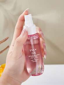 1瓶90毫升数码香水，持久留香，简约设计，适合婚礼、生日等场合。