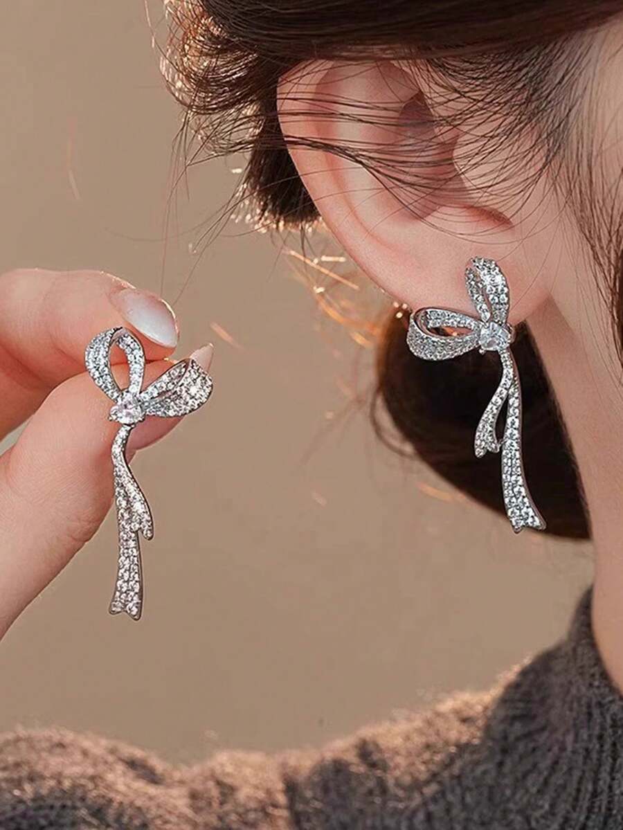 1对简约优雅情人节丝带蝴蝶结耳钉，精致可爱奢华水钻独特耳环，适合女性日常及节日佩戴