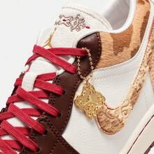 男款 Air Jordan 1 Low SE 篮球鞋，款式代码：IQ5321-121 - 摩卡棕 - 查看 7