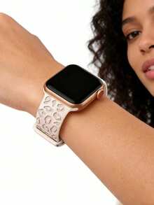 1 set 3-en-1 Nouveau bracelet de montre et film de protection de boîtier en silicone à la mode avec imprimé léopard et diamants intégrés, compatible avec Apple Watch 38 mm, 40 mm, 41 mm, 45 mm, 44 mm, 42 mm, 49 mm pour Apple Watch Ultra Série Ultra 9 8 7 6 5 4 3 2 1 SE. Bracelet de remplacement confortable et respirant, boîtier de protection de montre résistant aux rayures, imperméable et antichoc pour femmes et hommes - Rose bonbon - Voir 2