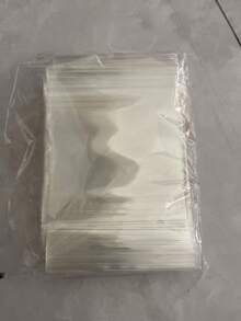 减压魔方——一款手持式桌面玩具，有效缓解焦虑。采用超强回弹可挤压材料制成，保持立方体形状。是课堂奖励、派对礼品和节日礼物的理想之选！