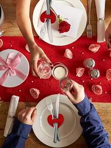 10 Stücke rote Herz Besteckhalter aus Vliesstoff, herzförmige Messer- und Gabelabdeckungen, geeignet für Hochzeiten, Valentinstag-Partys, romantische Tischdekorationen