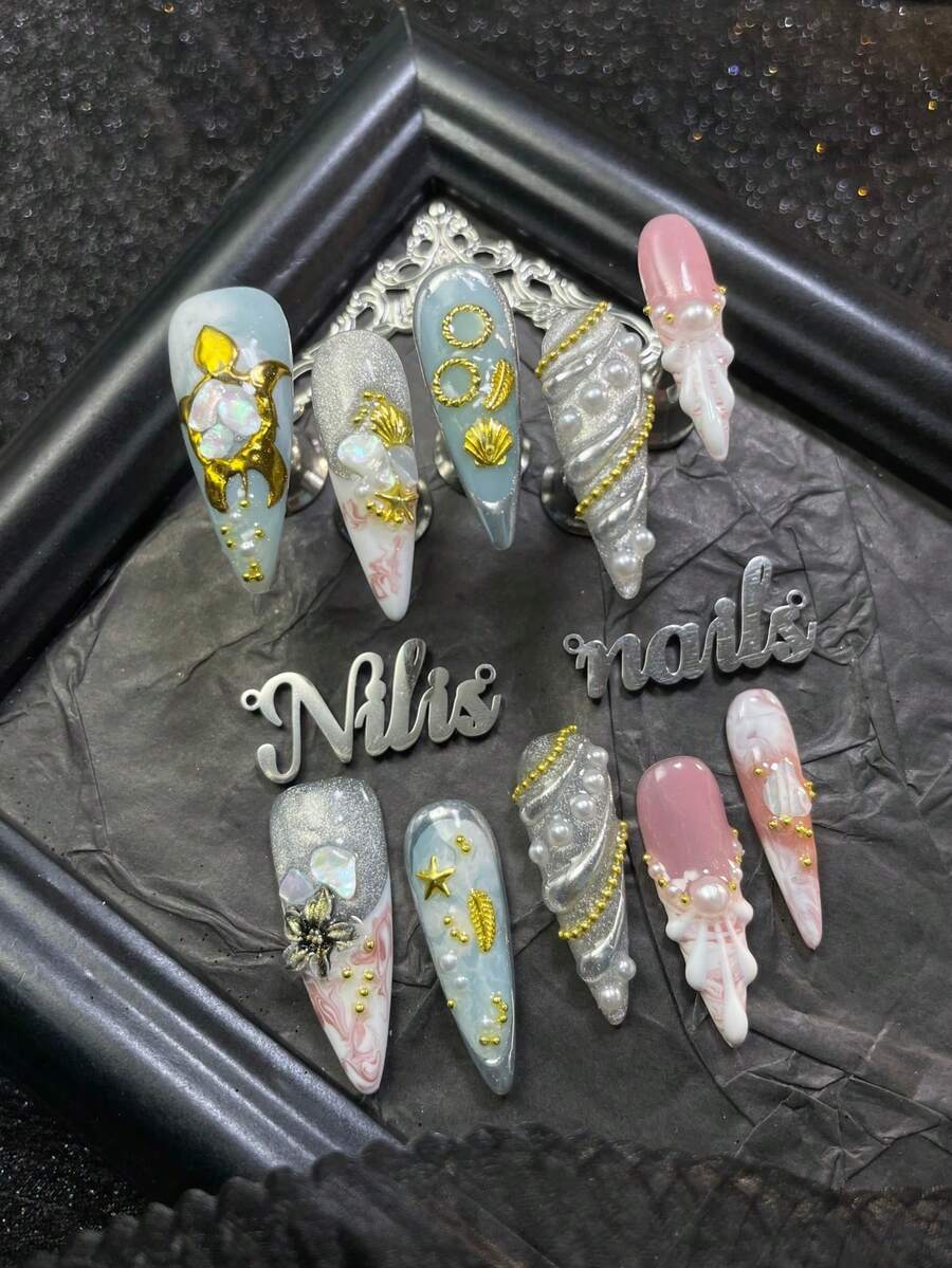 10片装美甲贴片套装，包含尖头亚克力美甲贴片、蓝粉色美甲贴片、银色猫眼美甲贴片、白色法式美甲贴片、白蓝扎染美甲贴片、3D立体珍珠花朵串珠美甲贴片及其他美甲配件、手工粉末几何图案美甲贴片、Y2K风格可佩戴美甲套装，适合女性日常佩戴、参加派对、节日庆典及主题派对（内含：一片果冻胶和一条摩擦条）美甲用品