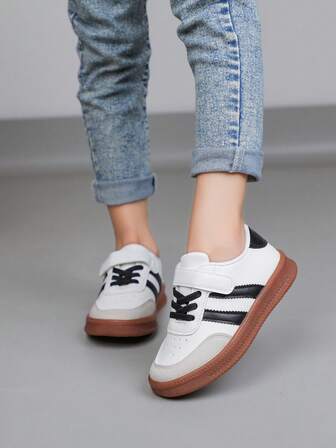 1 Pair Kids' Casual Sports Shoes, Classic Design For Easy On/Off, Comfortable Material Upper, Fashionable Striped Decor, Non-Slip & Durable Sole, Low-Top Style Suitable For Daily Activities, Minimalist & Versatile Design Fit For School, Park And More, Ideal Choice For Kids' Sports And Leisure