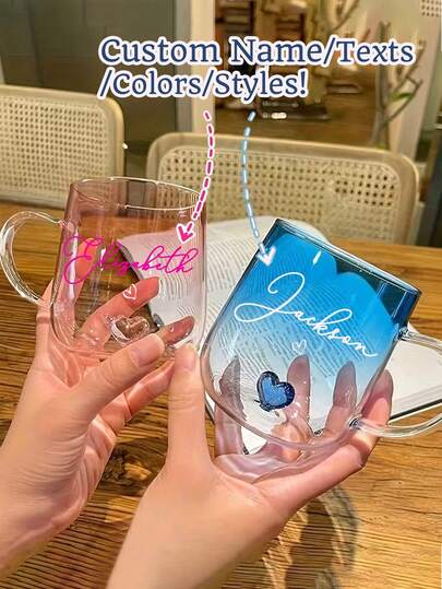 Copo de vidro degradê com coração, 350ml, personalizado com nome/texto, resistente ao calor e com alça. Ideal para café/suco e outras bebidas. Perfeito para o Dia dos Namorados ou aniversários. Copo de vidro transparente para café, suco, chá, café da manhã, leite, iogurte, etc. Design moderno e transparente, ideal para casa ou escritório. Feito em vidro borossilicato de alta qualidade, adequado para todas as estações. O presente perfeito para a família e casais!