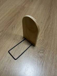 4个木质书挡，防滑书挡，适用于书架，坚固耐用，可放置书籍/CD，竹制书挡，黑色金属底座，可用于书籍和装饰，非常适合家居、书角、节日礼物（地球日、感恩节）——环保书籍收纳之选，书迷必备，也是送给文学爱好者的理想礼物。#可持续家居 #书角 #节日礼物 #文学爱好者礼物