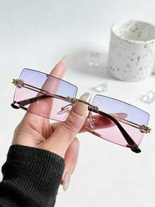 1 Cặp kính gọng chữ nhật siêu nhẹ, kính thời trang cá tính đa năng, phù hợp cho cả nam và nữ, gọng kính lớn giúp thon gọn khuôn mặt, thích hợp cho các buổi tiệc tùng, phối đồ hàng ngày và phụ kiện du lịch ngoài trời, vật dụng thiết yếu khi ra ngoài. - Nhiều màu - Xem 1