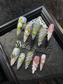 10片装美甲贴片套装,包含尖头亚克力美甲贴片、蓝粉色美甲贴片、银色猫眼美甲贴片、白色法式美甲贴片、白蓝扎染美甲贴片、3D立体珍珠花朵串珠美甲贴片及其他美甲配件、手工粉末几何图案美甲贴片、Y2K风格可佩戴美甲套装,适合女性日常佩戴、参加派对、节日庆典及主题派对(内含:一片果冻胶和一条摩擦条)美甲用品 - 彩色 - 查看 3