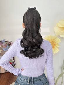 Extensiones de cabello sintético resistente al calor de 20 pulgadas de color negro/marrón con clip, peluca de cola de caballo envolvente, adecuada para niñas y mujeres para uso diario - Marrón Chocolate - Ver 6