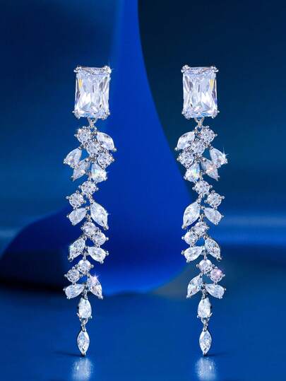 一对闪亮立方氧化锆长叶流苏吊坠耳环，镀银立方氧化锆婚礼首饰，适合女性、新娘、订婚、宴会、选美、派对、舞会等场合佩戴，可作为礼物送给新娘、伴娘、妻子或女友。