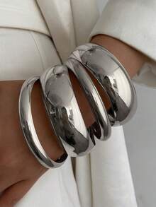 Bộ 4 vòng tay phong cách punk tối giản cổ điển, phù hợp cho nữ, bộ quà tặng trang sức vòng tay vẻ đẹp vĩnh cửu, đeo hàng ngày. Lưu ý: Bề mặt kim loại có thể có một vài vết xước nhỏ. - Bạc - Xem 4