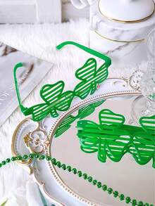 1/2/4pcs St. Patrick's Day Clover Green Lucky Plastic Window Blinds, Sunshade, Party Prop, Suitable For St. Patrick's Day, Irish Party Decor, Party Decoration Props - Multicolor - View 3