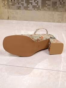 Geeyea New French-Style Single Shoes For Summer, Perfect For Pairing With Cheongsams. Also Includes New Chinese-Style High Heels With A Traditional Chinese Embroidery Design. - Màu be - Xem 7