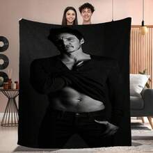 Pedro Pascal Blanket – Soft, Warm & Lightweight All-Season Throw With Vintage Portrait Design Featuring The Mandalorian & The Last Of Us Inspiration – Cozy Plush Blanket For Bed, Sofa, Office & Travel, Great Gift For Fans & Home Decor - 黑色 - 查看 3