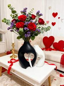 2pcs' Couple Hug Art Dry Vase, Suitable For Living Room Decoration Vase Accessories, Office Decoration Dry Vases, Holiday Best Gifts, Home Decorations, Wedding Souvenirs, Bedroom Vases, Holiday Gifts, Birthday Gifts, Party Supplies, Valentine's Day Gifts, Exquisite Choices For Wedding Decorations