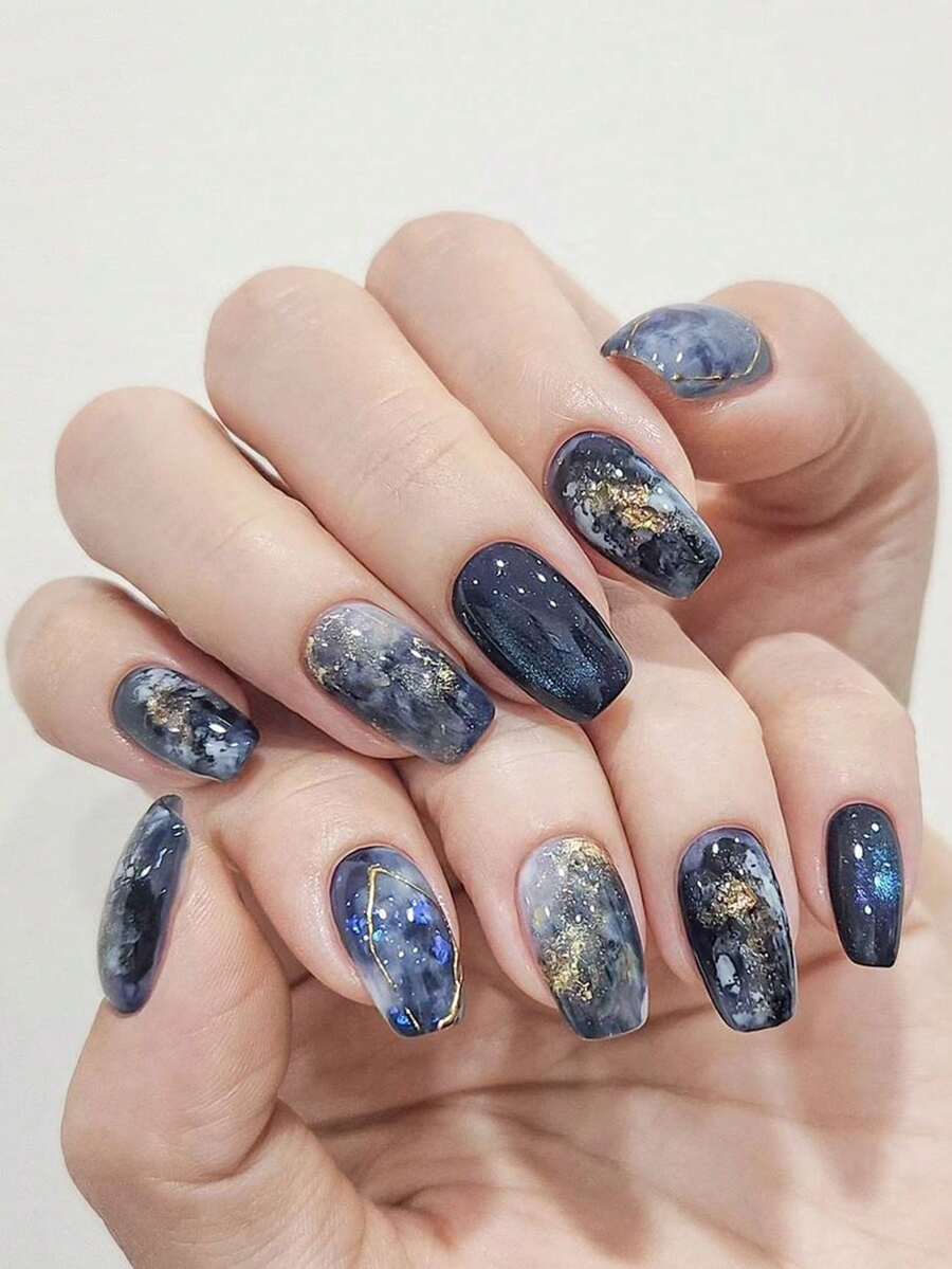 24片星夜银河深蓝色大理石纹短款按压式美甲贴片，带金色亮片和闪亮闪粉 - 寶藍色 - 查看 1
