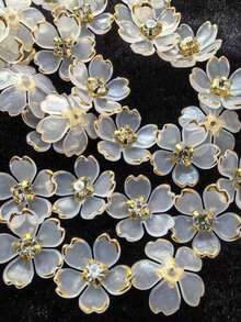 50 bông/túi, hoa tử vi 5 cánh màu tím 18mm, đế vàng, đính đá rhinestone và nhựa giả ngọc trai không lỗ, dùng để trang trí quần áo. - Màu be - Xem 2