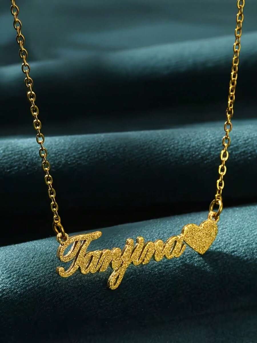 （定制款）女士定制闪亮哑光心形名字项链。这款定制款心形名字项链时尚、优雅、可爱又浪漫，适合日常佩戴、工作和休闲场合。是馈赠亲朋好友的完美礼物，也是庆祝节日、生日、派对和特殊场合的理想之选。 - 彩色 - 查看 1