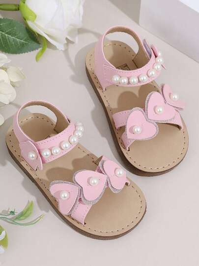 Mẫu sandal mới năm 2026 dễ thương và thời trang cho bé gái, giày dép bền chắc, chống trượt, thích hợp đi trong nhà và ngoài trời, kiểu dáng công chúa tối giản.