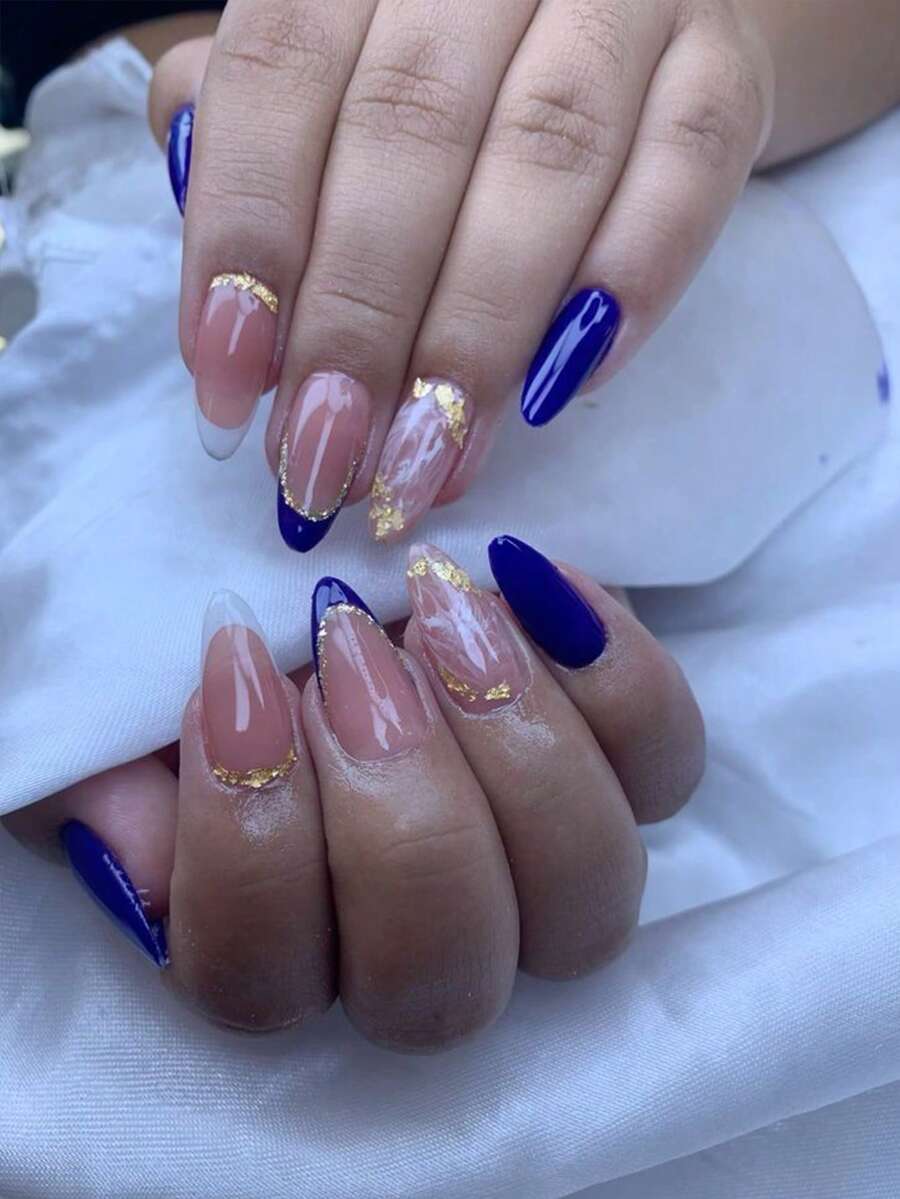 24片金色闪粉蓝色法式杏仁形亚克力美甲贴片，完美贴合，亚克力美甲套装包含：1瓶果冻胶和1把指甲锉。法式美甲，适合女性日常佩戴、派对和锐舞派对等场合。 - 查看 1