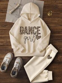 2件套女童豹纹字母印花保暖连帽卫衣裤套装，秋冬季保暖儿童服装 - 柔软舒适的少女连帽卫衣，展现她们的个性