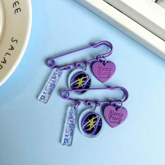 KATSEYE akrylhänge brosch tillbehör Kpop support merchandise kan förvaras i korthållare, plånböcker, ryggsäckar och andra väskor, det kan också fungera som dekoration eller en vacker skrivbordsprydnad, en present till vänner