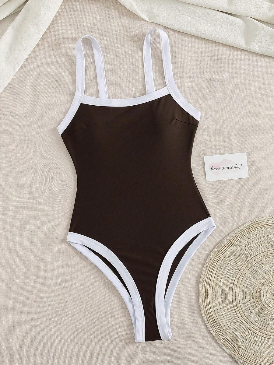 Nuevo traje de baño de una pieza elegante, estiloso y minimalista con bloques de color, adecuado para spa, vacaciones en la playa, viajes de verano y fiestas en la playa