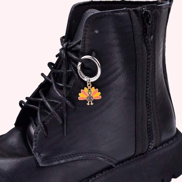 2 Stück süße Thanksgiving Hängeanhänger, farbige emaillierte Kürbis- und Truthahn-förmige Legierungszubehörteile, geeignet für Männer, Frauen, Jugendliche, Paare als Taschenanhänger, Schlüsselanhänger, Schuhdekorationen, Thanksgiving Geschenke