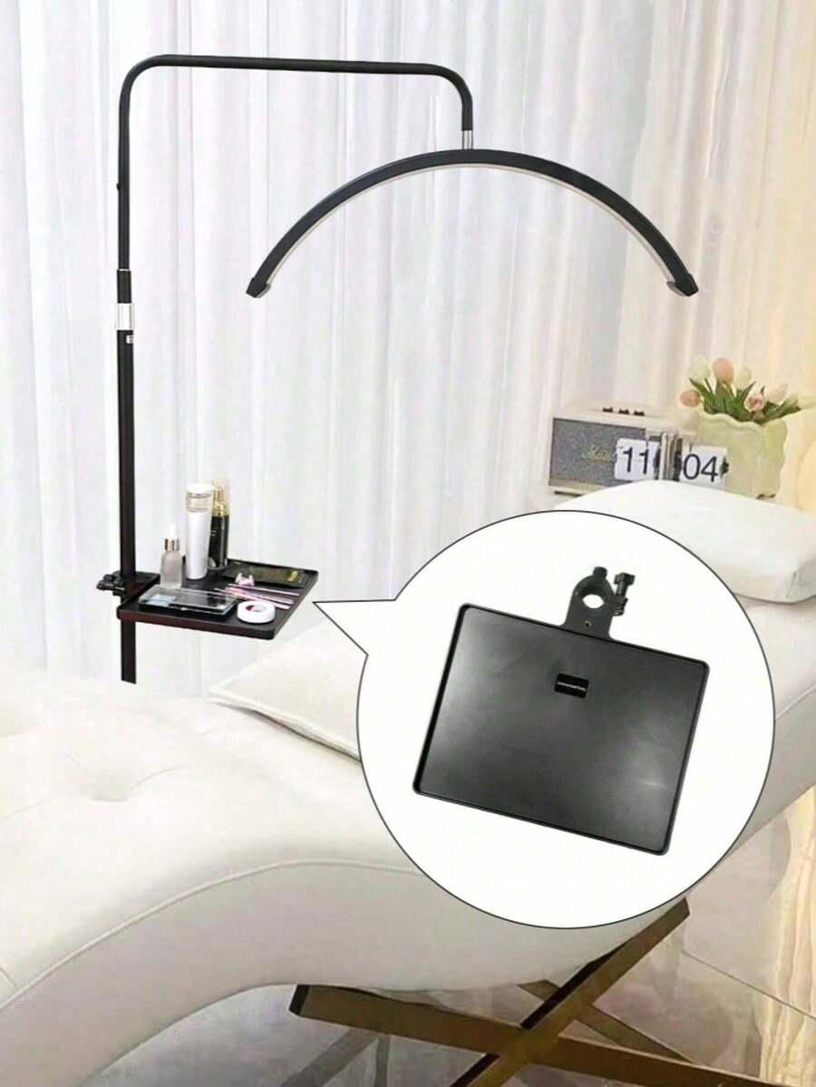 1 szt. czarno-biały klips do rzęs z tworzywa ABS, kompatybilny z lampą Moonlight i zalotką pierścieniową z funkcją Flip-Fix. 1 szt. uchwyt na tackę do przedłużania rzęs – wytrzymała, stabilna podstawa, nie wymaga zasilania ani baterii, kompatybilny z lampą Moonlight i zalotką pierścieniową, odpowiedni do profesjonalnego makijażu, domu, salonu i fotografii.