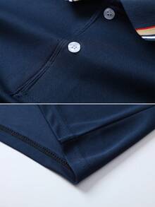 男士运动翻领高尔夫Polo衫，休闲长袖T恤，纽扣细节，略带弹性的面料，常规版型长袖 - 适合所有季节，是打网球和周末休闲穿着的理想之选。 - 藏蓝色 - 查看 4