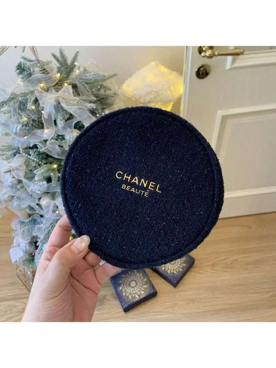 CHANEL 限量版海军蓝粗花呢化妆包，饰有金色标志和金色山茶花拉链头，一款奢华的化妆包 - 藏蓝色 - 查看 1