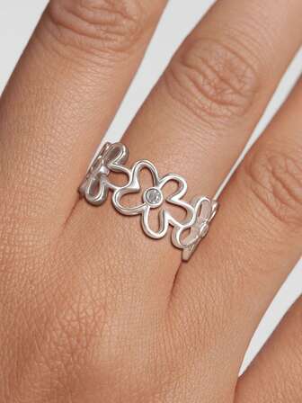 1 件 S925 纯银镂空花朵水钻可调节开口戒指，INS 简约时尚百搭独特女士银戒指