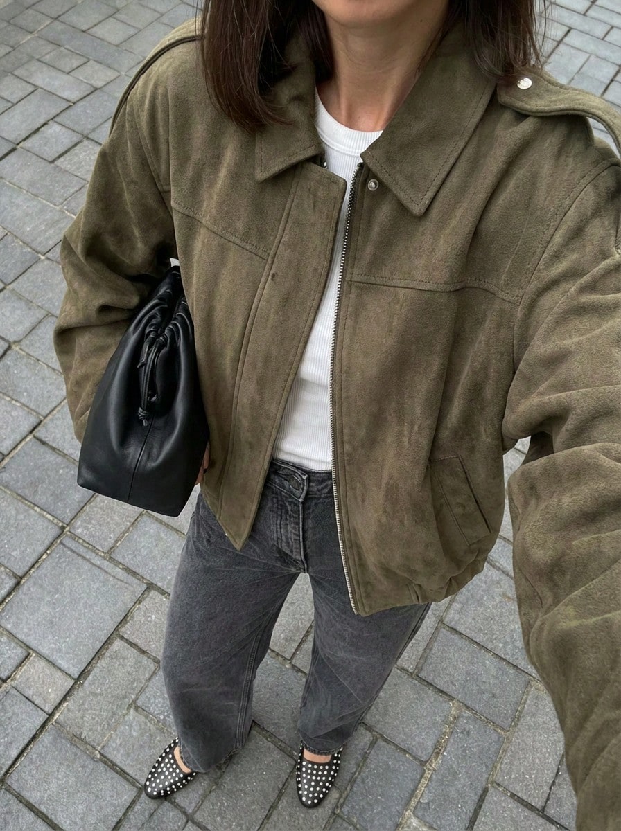 Buzzelle 女士常规款仿麂皮长袖单排扣宽松休闲外套，适合春季穿着；女士口袋金属纽扣短款军绿色外套，适合春秋冬季穿着。