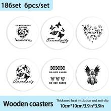 Set de 4 posavasos de madera con diseño oscuro de corazón y mariposa, adecuado para tazas de café, tazas, decoración del hogar y restaurantes, regalo elegante para cumpleaños u ocasiones festivas, decoración de mesa, decoración para fiestas temáticas - Posavasos de madera - Ver 2