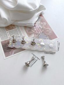 1 Set Aurora Nail Art Decoration, Japanese Style Nail Glitter Powder, Rhinestone, Nail Practice Base, Nail Art Photography Display Props, Nail Art White & Pink Base With Alloy Resin Aurora Flag Nail Practice Holder