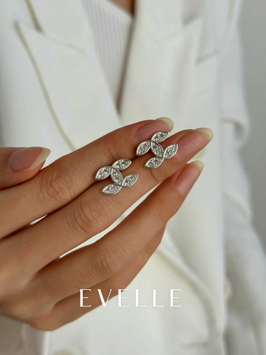 Bông tai bạc, kiểu dáng thanh lịch và dễ thương với đá Cubic Zirconia màu đồng, phù hợp để đeo hàng ngày và trong các buổi tụ họp. - Bạc - Xem 1