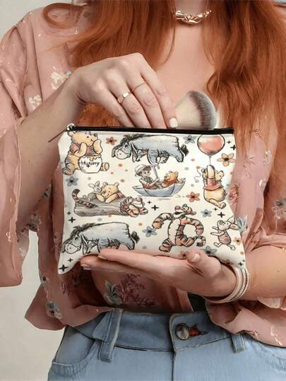 1个迪士尼小熊维尼化妆包，可用作收纳袋、洗漱包、旅行包、手提包、购物袋、零钱包，也适合作为教师节礼物、万圣节礼物、复活节礼物或化妆品收纳袋。
