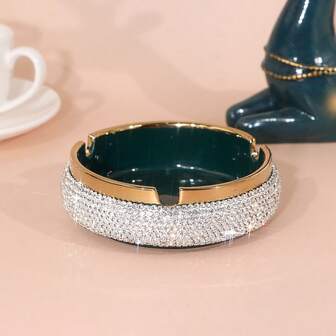 1PC Luxurious Diamond-Encrusted Crystal Lid Ashtray – Black Ceramic Interior, Decorative Indoor/Outdoor Smoking Accessory, Elegant Desk Decoration For Home & Office