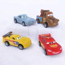 汽车总动员圣诞玩具套装 - 4/6/12 件装，包含 12 个带有特殊圣诞设计的角色人偶。适合作为圣诞派对礼物、蛋糕装饰，以及增添节日气氛。 - 彩色 - 查看 13