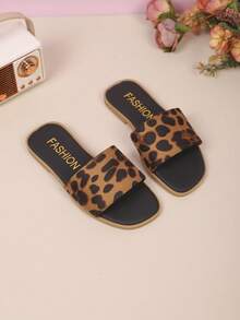 1 Pair Girls Leopard Print Sandals, Soft Bottom Non-Slip Slippers, Kids Summer Casual Outdoor Fashion Sandals