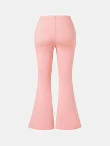 这款专为女孩设计的休闲套装采用时尚的字母印花设计，包括一件白色短袖圆领T恤和一条中腰喇叭裤。 - 白色 - 查看 7