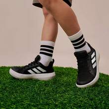 Zapatos deportivos para exteriores para niños de Adidas, zapatos casuales cómodos, zapatos con amortiguación y protección suave - Negro/Rosa y Blanco - Ver 4