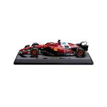 Burago 1:43 比例模型车，适用于 2025 年 Oracle F1 RB21 赛车，车手 #1 马克斯·维斯塔潘，车手 #22 角田裕毅，一级方程式赛车压铸模型 - #16 SF25 W/Helmet - 查看 3