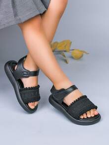 1 Đôi dép xăng đan đế bằng dệt cổ điển, nhẹ, mềm mại, kiểu dáng thời trang mới, dành cho trẻ em, có khóa dán, thích hợp cho mùa hè, dùng được cho cả nam và nữ, có khả năng chống mài mòn và chống trơn trượt. - màu đen - Xem 2