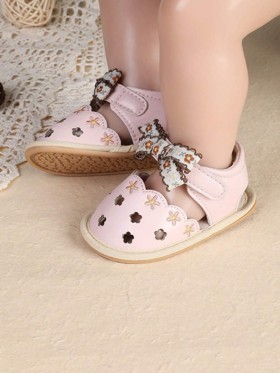 Summer New Infant Girls Flower Bow Hollow Breathable Sandals, Comfortable & Non-Slip, 3-6-9 Months - Pink - View 1