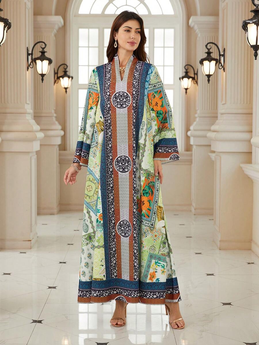 优雅女士V领长袖波西米亚印花连衣裙，采用柔软面料制成，展现充满活力的波西米亚风格