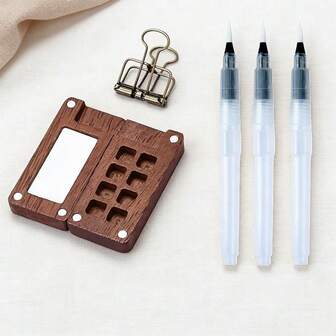 5件套迷你胡桃木水彩素描盒 | 内含3支画笔、1个夹子，小巧便携，适合户外写生和美甲，无需用电，是送给艺术初学者的完美圣诞礼物，手工旅行艺术套装