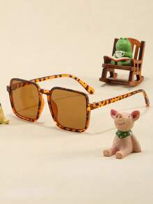 一副儿童方形半框复古个性街头风时尚眼镜，适合派对装饰、户外旅行和度假，让你成为街头焦点。 - 彩色 - 查看 6