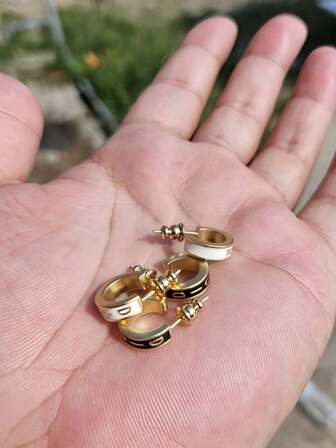 2pcs Enamel Crafted Petite Women's Stud Earrings, Fashionable & Delicate New Design Earrings