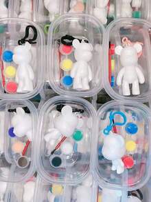 1pc Fluid Bear Painted Keychain Creative DIY White Blank Boxed Graffiti Pendant, Funny Party Supplies Birthday Gift - Multicolor - View 4